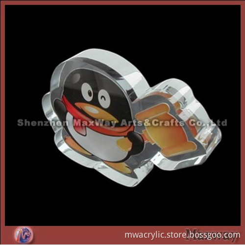 Penguin-shaped transparent acrylic paperweight/letterweight